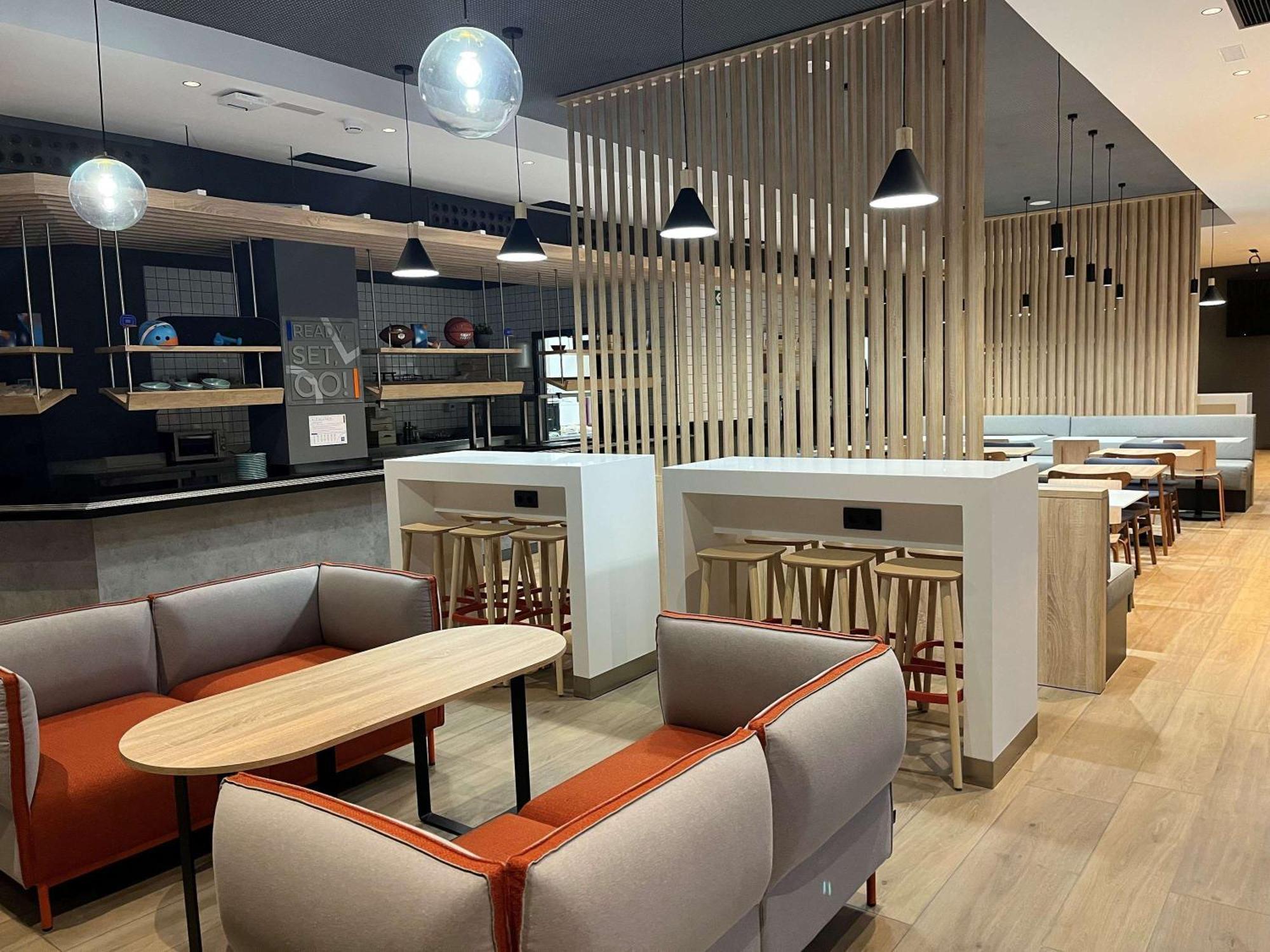 Ibis Budget Logrono Centro Exterior foto